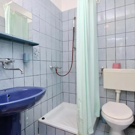 6447a * بيروفاتش